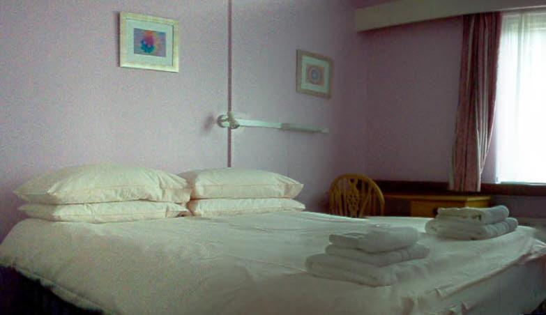 Tekels Park Guest House 캠벌리 객실 사진