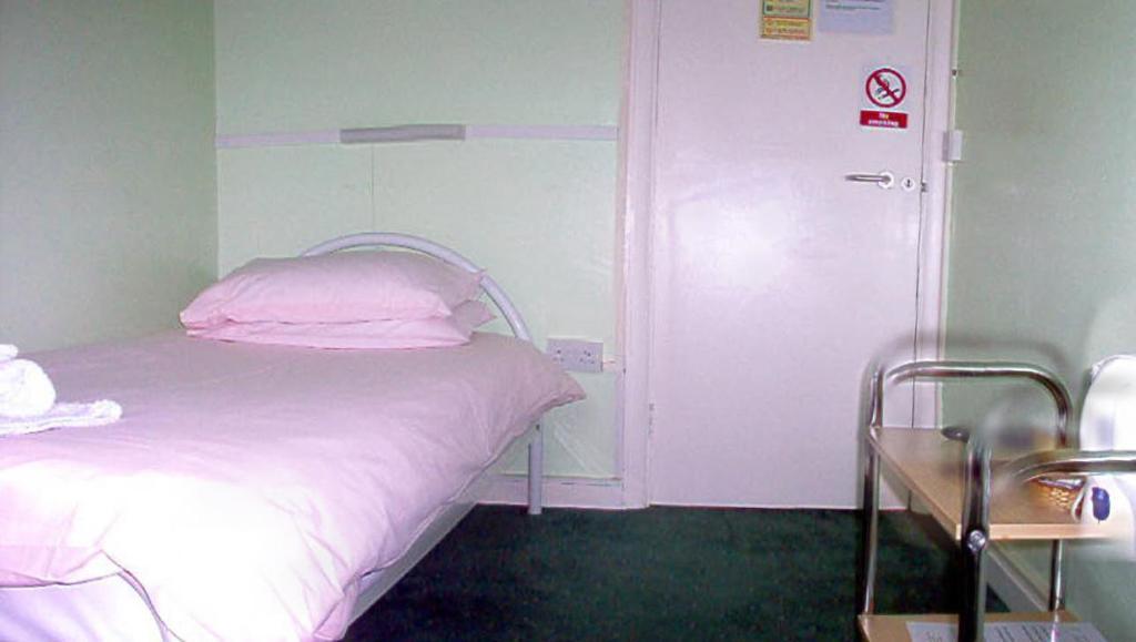 Tekels Park Guest House 캠벌리 객실 사진